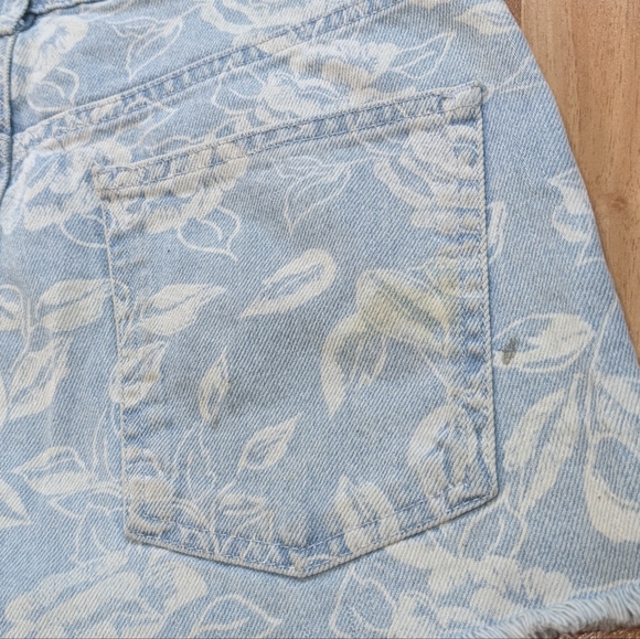 High Waist Bleach Floral Jean Shorts - Picture 5 of 5